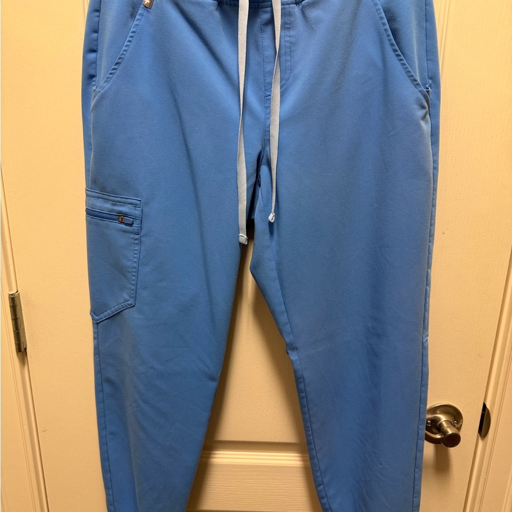 Figs Capri Blue Scrub Jogger Pants Size Medium Petite